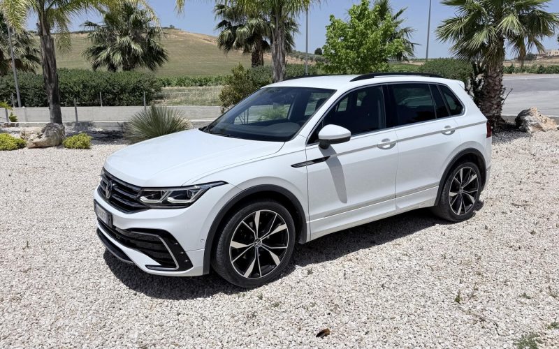 Volkswagen Tiguan 2.0 TDI 150 cv rline usata a Sambuca di Sicilia - Royalcar